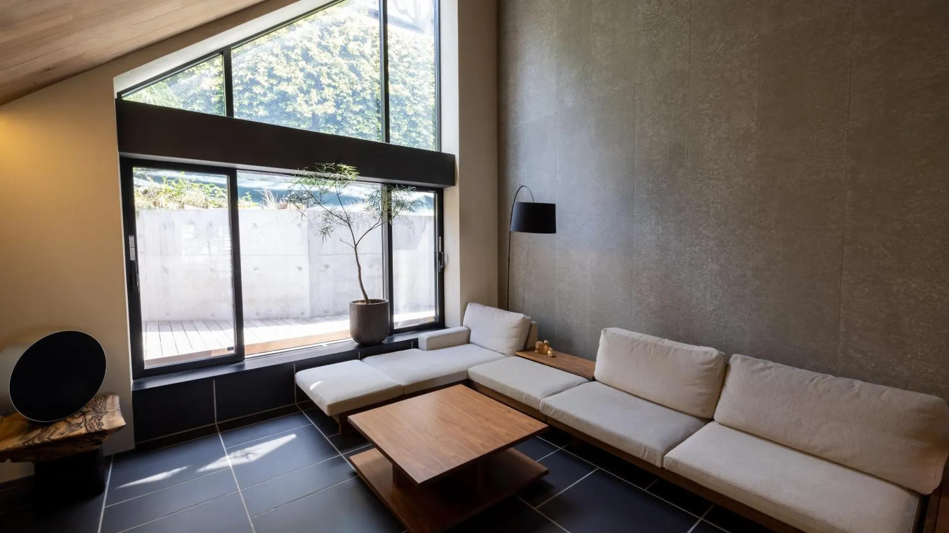 Kakurega Tokyo Villa 0*,  Japan